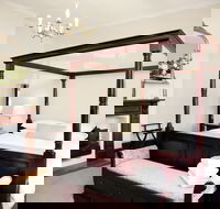 Cawarra on the Park - Redcliffe Tourism