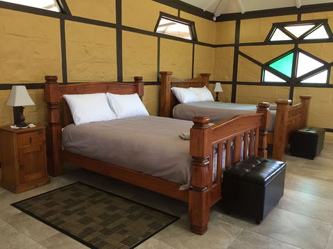 Coonandry Cottage - Redcliffe Tourism 0