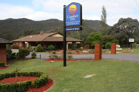 Country Plaza Halls Gap - Redcliffe Tourism 0