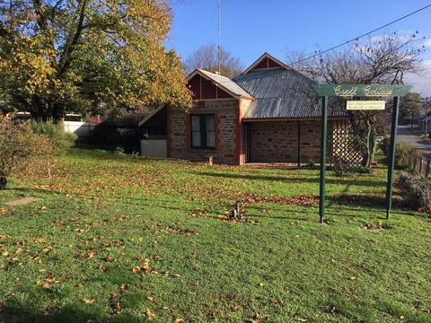 Croll Cottage - Redcliffe Tourism 0