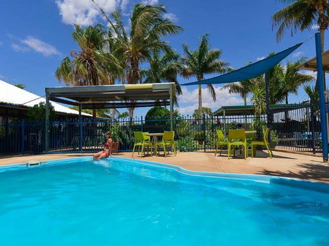 Devils Marbles Hotel - Redcliffe Tourism 0