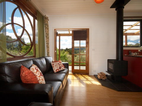 Elvenhome Farm Cottage - Redcliffe Tourism 0