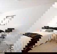 Executive Two Bedroom Unit Crows Nest - Redcliffe Tourism