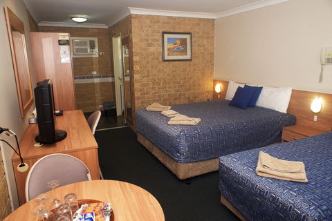 Forest Lodge Motor Inn And Restaurant - Redcliffe Tourism 1