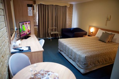 Forest Lodge Motor Inn And Restaurant - Redcliffe Tourism 2