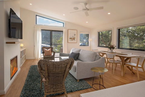 Grasmere Chalet - Redcliffe Tourism 0