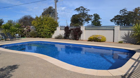 Kennedy Villas - Redcliffe Tourism 1