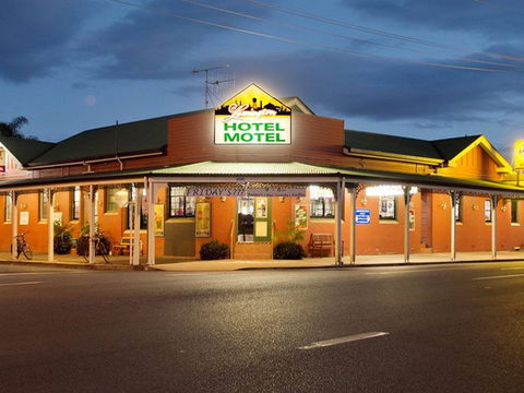 Lamington Hotel Motel - Redcliffe Tourism 0