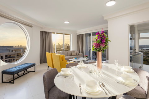 Meriton Suites Bondi Junction - Redcliffe Tourism 0