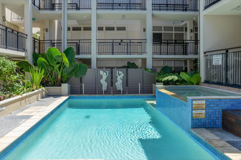 Paradiso Resort - Redcliffe Tourism 1