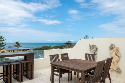 Paradiso Resort - Redcliffe Tourism 2