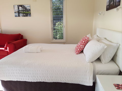 Springtide Studio Apartments - Redcliffe Tourism 1