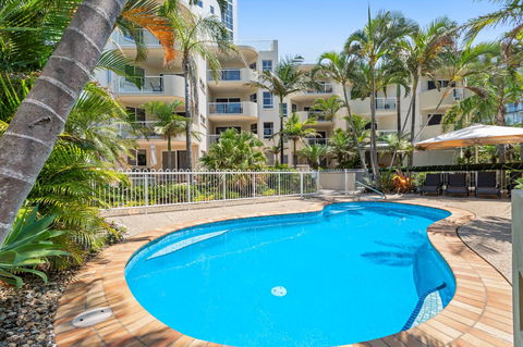The Burlington Holiday Apartments - Redcliffe Tourism 0