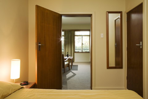 University House - Redcliffe Tourism 2