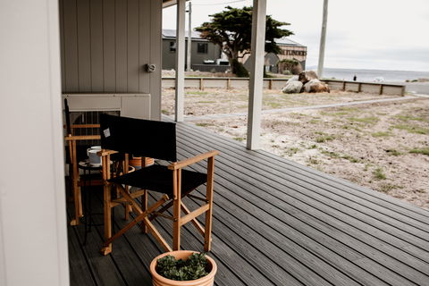 Whitemark Foreshore Apartments - Redcliffe Tourism 2