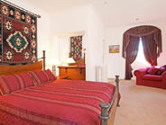 Crest Castle Bed And Breakfast - Redcliffe Tourism 3