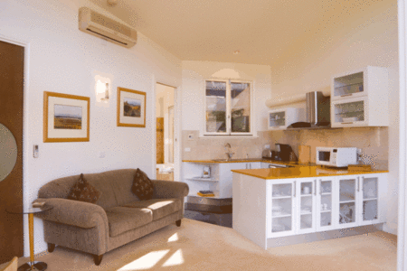 The Gatehouse At Villa Raedward - Redcliffe Tourism 2