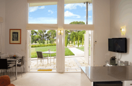 The Gatehouse At Villa Raedward - Redcliffe Tourism 4