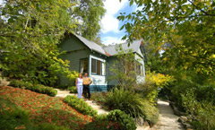 Orchard Cottage - Redcliffe Tourism 2