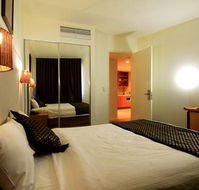 Golden Pebble Hotel - Redcliffe Tourism