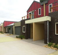 The Lakes Apartments - Redcliffe Tourism