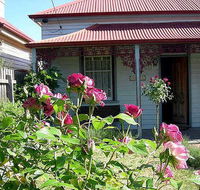 Airleigh - Rose Cottage - Redcliffe Tourism