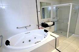 Mirrabooka Units - Redcliffe Tourism 4