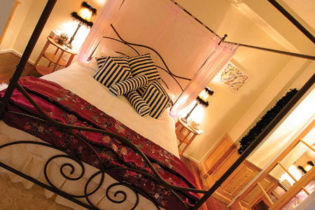 Azidene House - Redcliffe Tourism 3