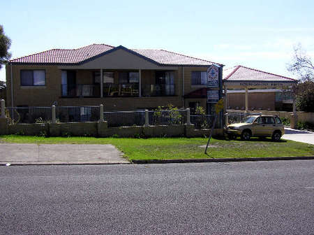 Marks Villa By The Sea - Redcliffe Tourism 0