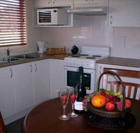 Prom Port Cottages - Redcliffe Tourism