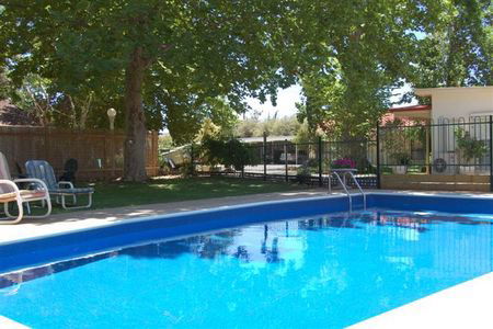 Aarinda Holiday Apartments - Redcliffe Tourism 4