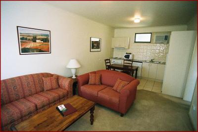 Ballarat Colonial Motor Inn - Redcliffe Tourism 3