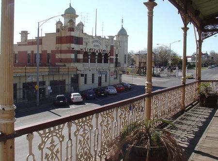 Reids Guest House - Redcliffe Tourism 4