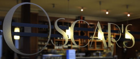 Oscar's Hotel & Cafe Bar - Redcliffe Tourism 0