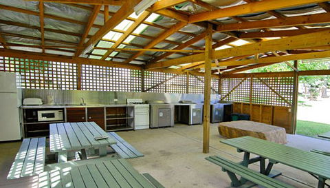 A Wangralea Caravan Park - Redcliffe Tourism 1
