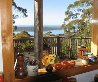 Bed In The Treetops - Redcliffe Tourism 1
