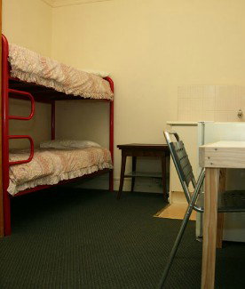 Centennial Lodge Student Accommodation - Redcliffe Tourism 3