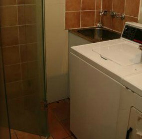 Centennial Lodge Student Accommodation - Redcliffe Tourism 5