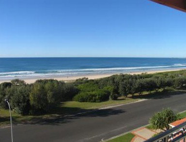 The Breakers Yamba - Redcliffe Tourism 0