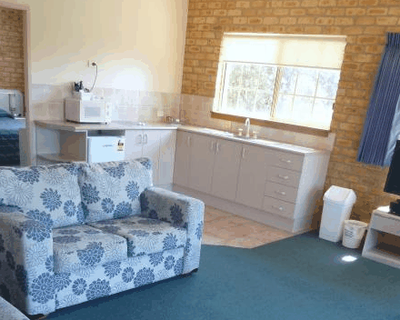 Mollymook Surfbeach Motel & Apartments - Redcliffe Tourism 3
