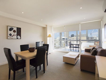 Oaks IStay Precinct - Redcliffe Tourism 0