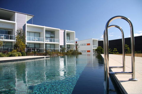 Coast Resort Merimbula - Redcliffe Tourism 1