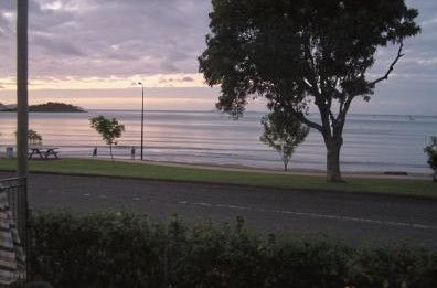 Whitsunday Waterfront Apartments - Redcliffe Tourism 0