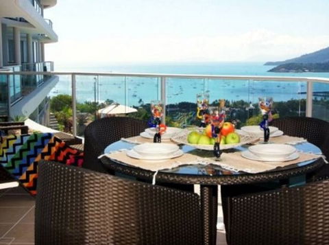 Airlie Searene Apartments - Redcliffe Tourism 1