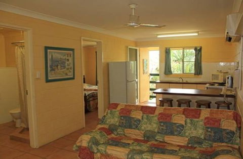 Orana Lodge Whitsunday - Redcliffe Tourism 3