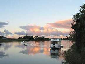 Tweed River House Boats - Redcliffe Tourism 1