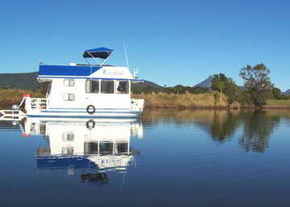 Tweed River House Boats - Redcliffe Tourism 3
