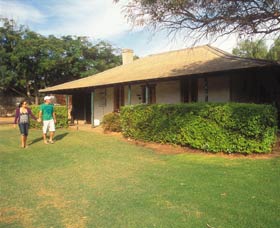 Russ Cottage - Redcliffe Tourism 0