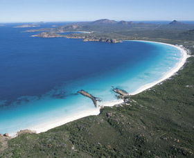 Lucky Bay - Redcliffe Tourism 0