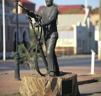 Miners Monument - Redcliffe Tourism